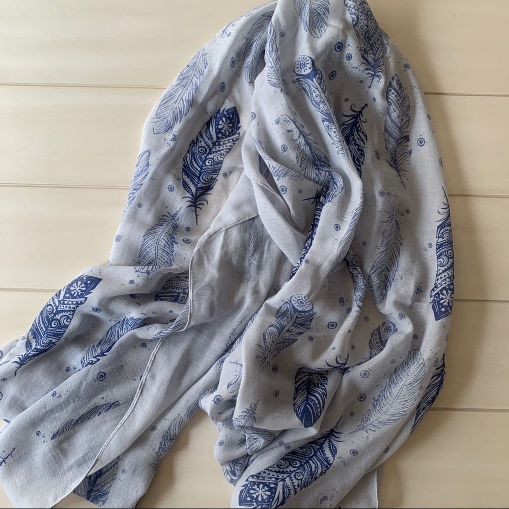Feather scarf